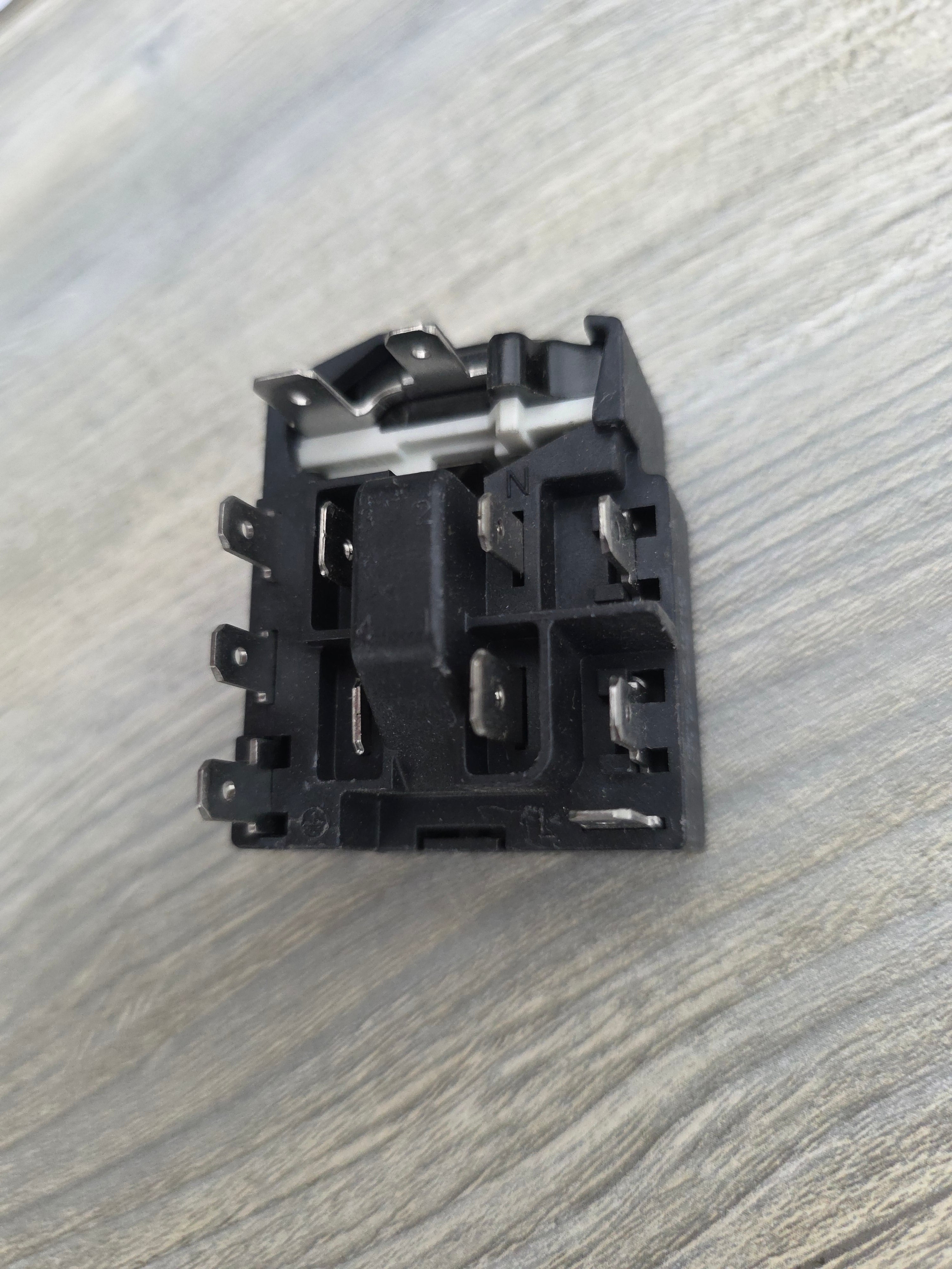 Frigidaire 5304521534  5304521562 Refrigerator Compressor start relay